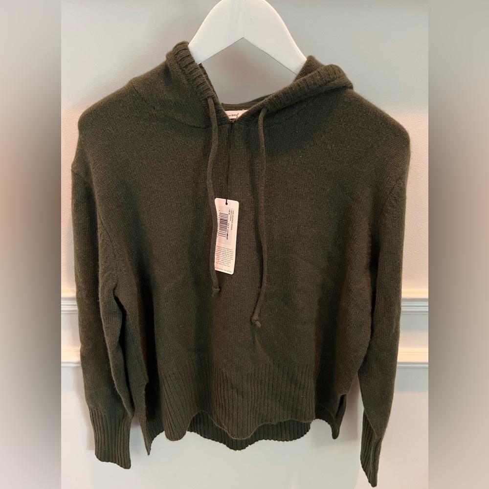 Unsubscribed Cashmere Hoodie in military green.Never worn with tags. - Picture 4 of 9